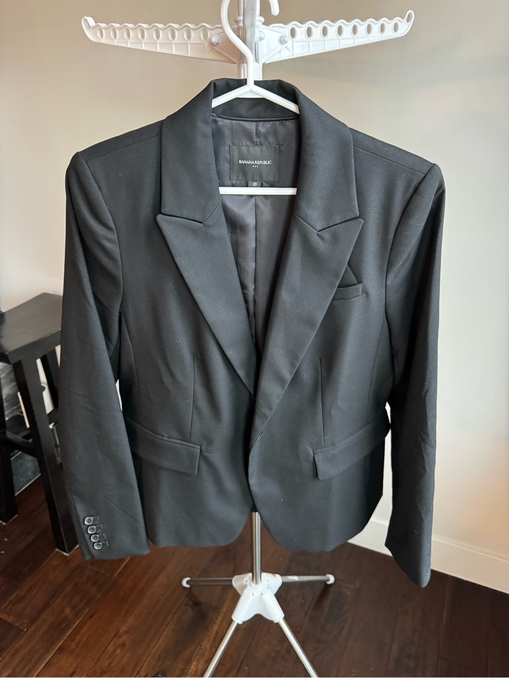 Banana Republic Black Tailored Single-Button Blazer – Size 10